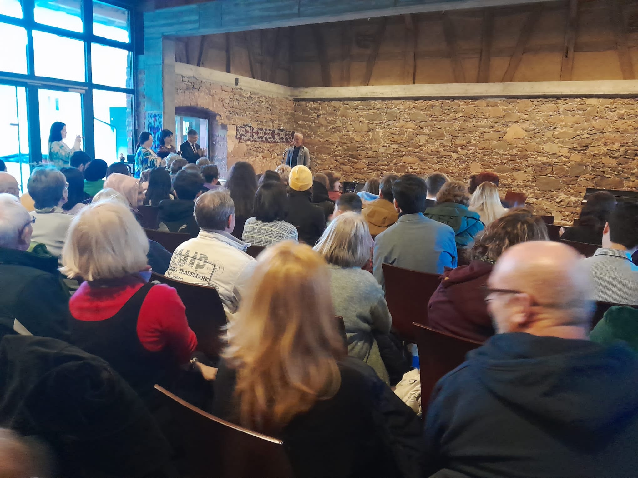 Usbekischer Nachmittag - Zuschauer Aufnahme