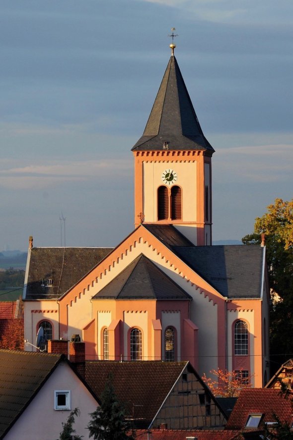 Außenansicht Kirche Hainchen