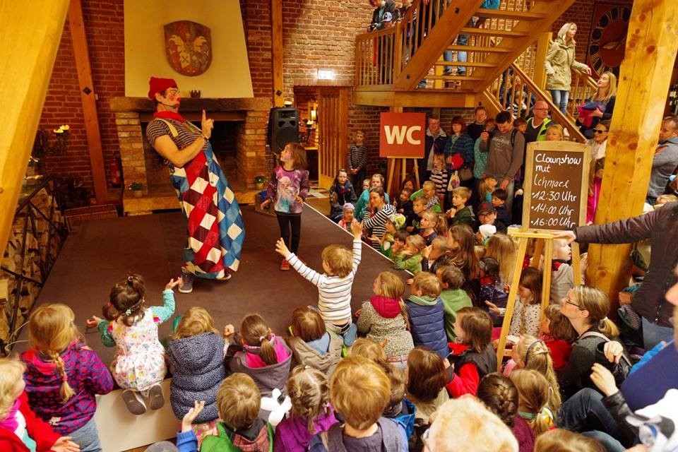 Aufführung der Clownshow Ichmael