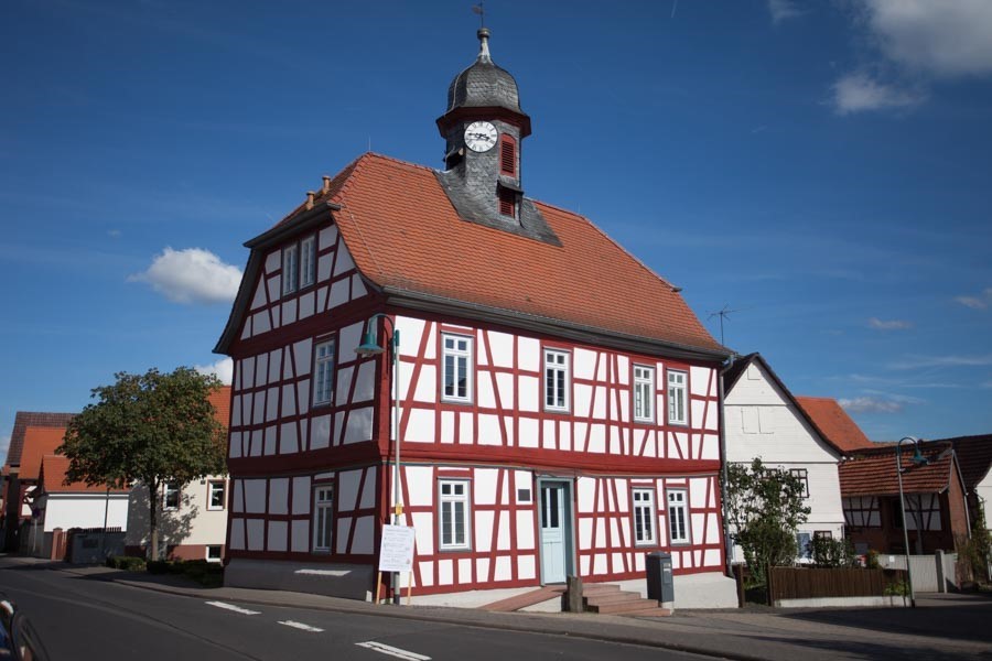 Außenansicht des alten Rathauses in Himbach